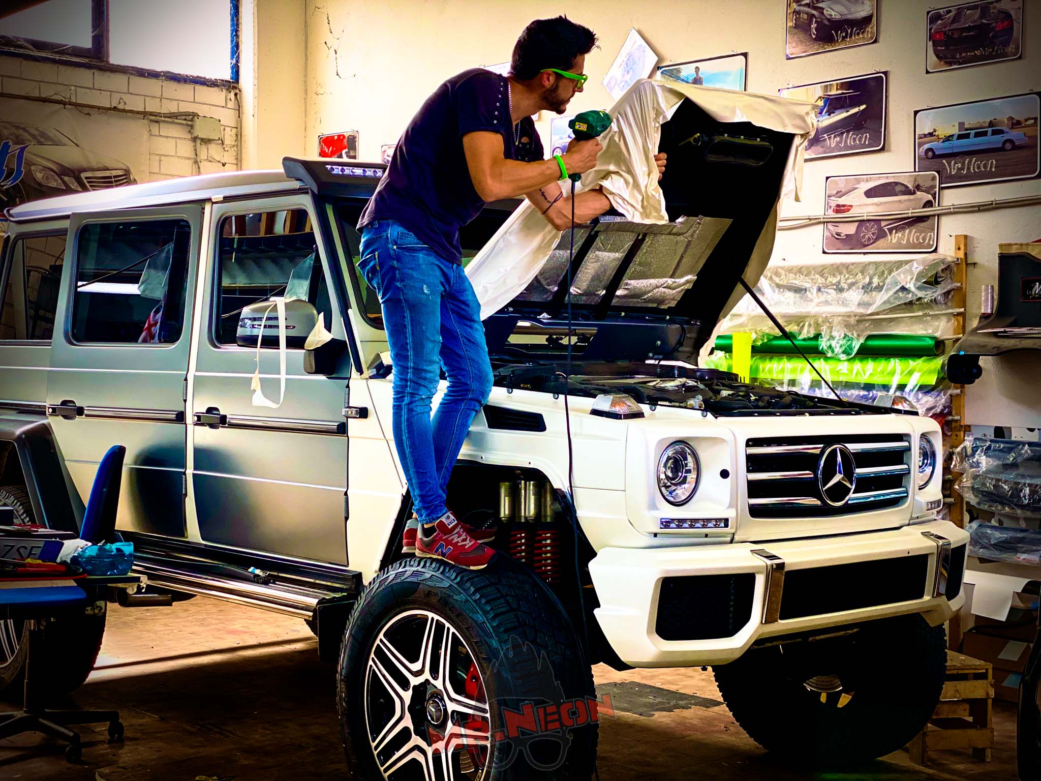 Wrapping in bianco perla opaco su Mercedes G500 AMG
